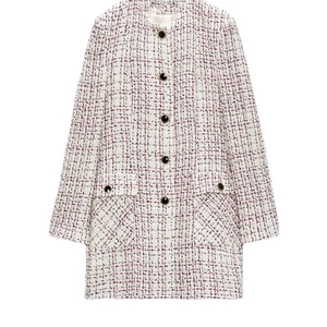 Elegant white tweed jacket with round neck, long sleeves and gold-rimmed buttons