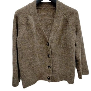 Gilet en maille marron à col en V avec boutonnage et coupe ample pour un style décontracté