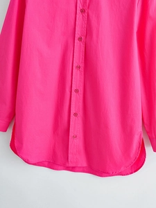 Women's bright fuchsia poplin shirt with single-breasted buttons and asymmetric hem