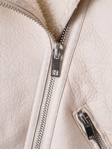 Damen Jacke in Creme mit Lammfell-Imitat Futter und hochwertiger Lederstruktur Details