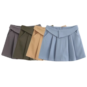 Plissierter Y2K Minirock mit hoher Taille, V-Umschlagbund und Seitentaschen in vier Farben