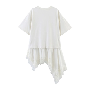 Women's white short sleeve T-shirt featuring elegant lace patchwork and asymmetric hem detail