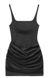Elegante zwarte mouwloze mini-jurk met korset top en gerimpelde satijnen rok voor dames