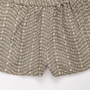 Short décontracté femme vert olive avec broderie florale et taille élastique