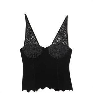 Canotta da donna in velluto nero con spalline in pizzo e bordo smerlato