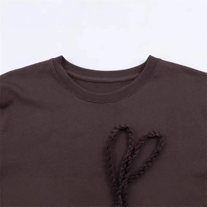 Short sleeve brown cotton T-shirt with stylish ribbon wave detail and crew neckline