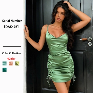 Vestito Mini Sexy In Raso Con Spalline Sottili Arricciato Coulisse Scollo A Cappuccio Bodycon Senza Maniche Schiena Scoperta