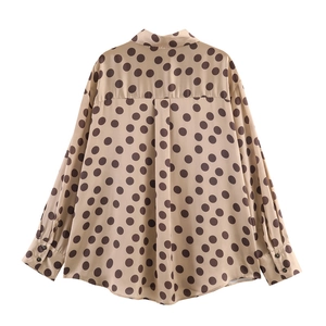 Women's satin polka dot shirt in light camel with back pleat and glossy finish