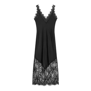 Elegantes schwarzes Satin-Unterkleid mit V-Ausschnitt und feinen floralen Spitzendetails