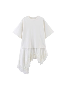 White short sleeve T-shirt featuring asymmetrical lace satin hem and chic irregular design