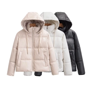 Giacca Imbottita Donna in Pelle PU con Cappuccio Streetwear Moda Invernale Calda Antivento Cappotto Trapuntato Corto Outwear