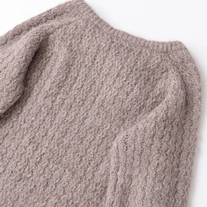 Pull en maille gaufrée lilas clair avec texture mohair et col rond élégant pour femme