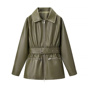 Veste en similicuir vert olive pour femme avec ceinture et poches zippées argentées