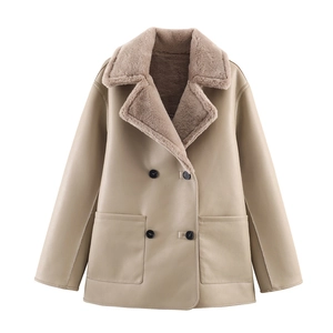 Women's oversized reversible faux shearling coat with lapel collar and double-breasted buttons