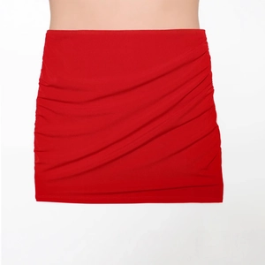 Mini-jupe rouge à taille haute moulante avec détails froncés et coupe slim élastique