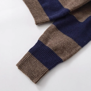 Maglione a righe blu navy e marrone con polsini a coste in morbido misto lana