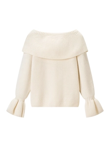 Elegante maglione in maglia con spalle scoperte bianco crema con maniche a campana e collo