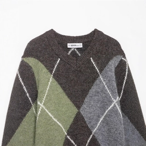 Maglione in maglia con scollo a V da donna con motivo a rombi marrone verde e grigio trendy