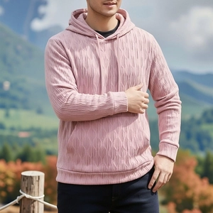 Sweat à capuche rose pour homme avec texture en losanges et poche kangourou en plein air