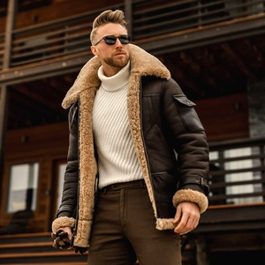 Giacca da uomo in finto camoscio marrone scuro con calda fodera in shearling sintetico