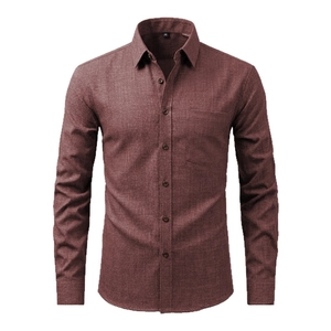 Camicia classica da uomo a maniche lunghe in tessuto bordeaux testurizzato con tasca
