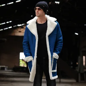 Détail du manteau d'hiver bleu ST1187 en daim avec col et doublure en peau lainée
