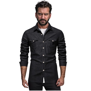 Camicia di jeans grigio scuro da uomo vestibilità slim con due tasche sul petto