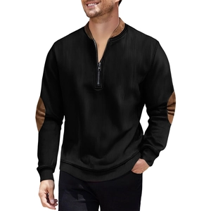 Sudadera de canalé para hombre en negro con parches de cuero marrón en el cuello y los codos