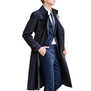 Klassischer schwarzer Herren-Long-Trenchcoat mit Schulterklappen und schmaler Passform