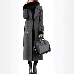 Cappotto lungo in lana grigio scuro da donna con doppio petto e vestibilità slim