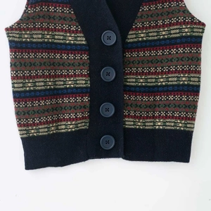 Retro V-neck jacquard knitted vest featuring Nordic geometric patterns and four navy buttons
