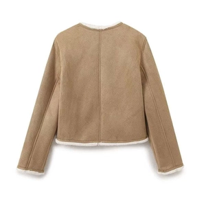 Veste femme en suédine camel avec bordures en polaire blanche et couture au dos