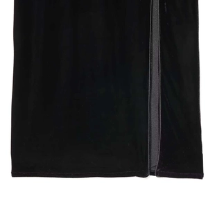 Abito in velluto nero attillato con collo alla coreana vintage e spacco laterale unico