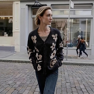 Women's Vintage Floral Jacquard Knit Cardigan Loose V Neck Long Sleeve Button Down Sweater Outerwear For Daily Wear