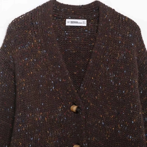 Cardigan vintage en maille marron chiné avec fibres colorées et détail boutonné col en V