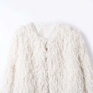 Gilet court en fausse fourrure blanche pour femme avec manches longues et col rond