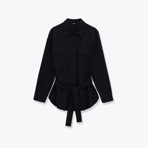 Damen schwarze Langarm-Hemdjacke mit Kragen, Taschen und passendem Gürtel für Frauen