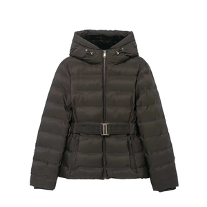 Veste de ski imperméable coupe ajustée pour femme avec matelassage et ceinture réglable