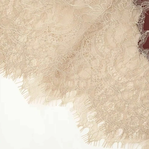 Elegant off-white eyelash lace trim with floral patterns for summer satin skirts