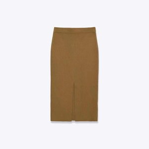 Fashionable dark camel knit midi skirt with elegant front slit and elastic waist design