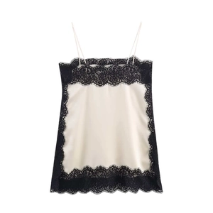 Top a canotta in raso con bordo in pizzo floreale e spalline sottili da donna