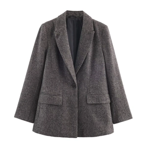 Women's oversized herringbone blazer in dark grey tweed with a single button closure