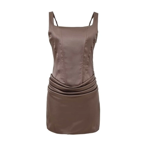 Elegantes braunes Satin-Minikleid mit Karree-Ausschnitt, Fischbeinhalten Mieder und Raffung
