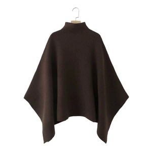 Damen Strickponcho in Dunkelbraun mit hohem Kragen und asymmetrischer, loser Passform