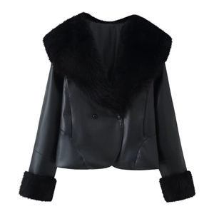 Veste en Similicuir Patchwork Fausse Fourrure pour Femmes Chaud Hiver Manteau Court Croisé Avec Dos Lacé Style Gothique