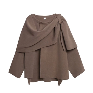 Braunes asymmetrisches Strickoberteil mit seitlichem Knoten und lockerem Cape-Schnitt