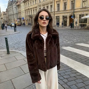 Manteau en Fausse Fourrure pour Femmes Revers Manches Longues Couleur Unie Veste d'Hiver Chaude Streetwear Marron