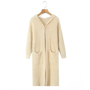 Lange Mohair-Strickjacke mit Kapuze in Cremeweiß mit Vordertaschen und offenem Front-Design