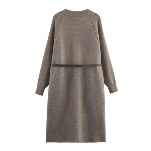 Robe longue en maille pour femme gris-brun avec ceinture à la taille et manches longues