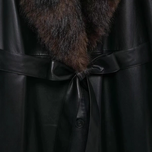 Manteau long en similicuir pour femme avec col en fourrure amovible et ceinture